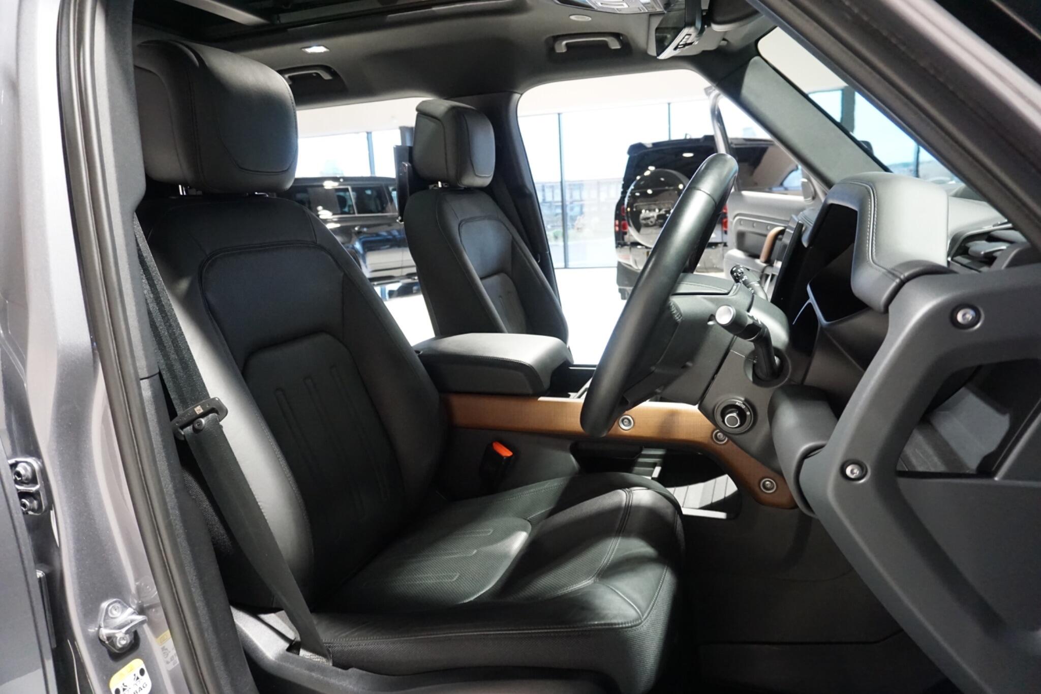 Land Rover Defender 110 3.0 D300 MHEV X SUV 5dr Diesel Auto 4WD Euro 6 (s/s) (300 ps)